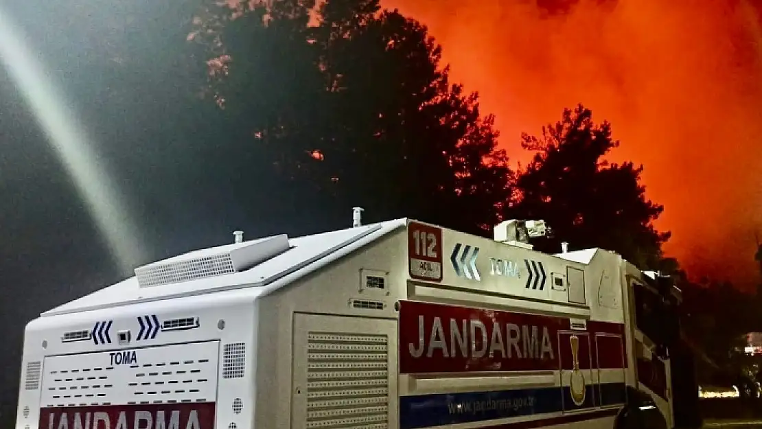 Marmaris Yangınına TOMA'lar da Müdahale Ediyor