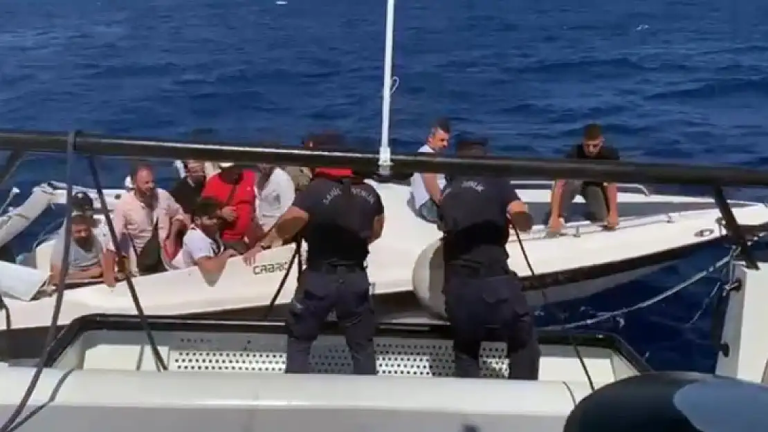 Marmaris'te 15 Düzensiz Göçmen Kurtarıldı