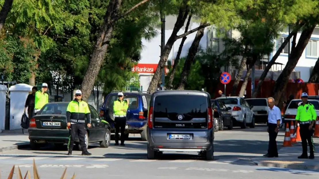 Menteşe'deki 14 Sürücüye 21 Bin 653 Lira Ceza Kesildi