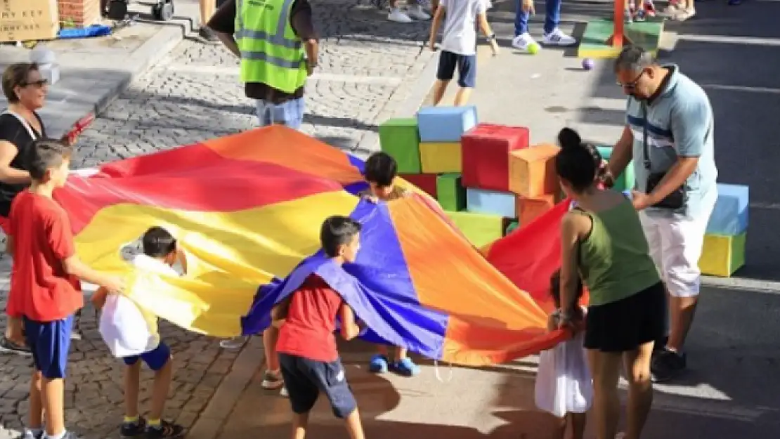 Muğla'da Çocuk Şenliği Düzenledi