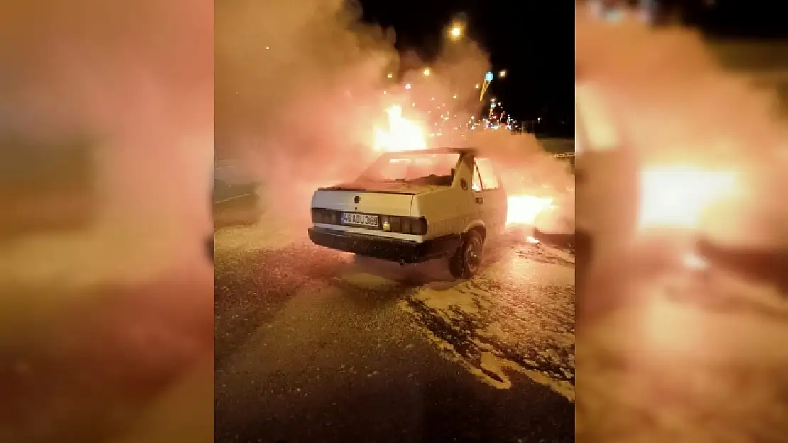 Yatağan'da Otomobil Yanarak Küle Döndü