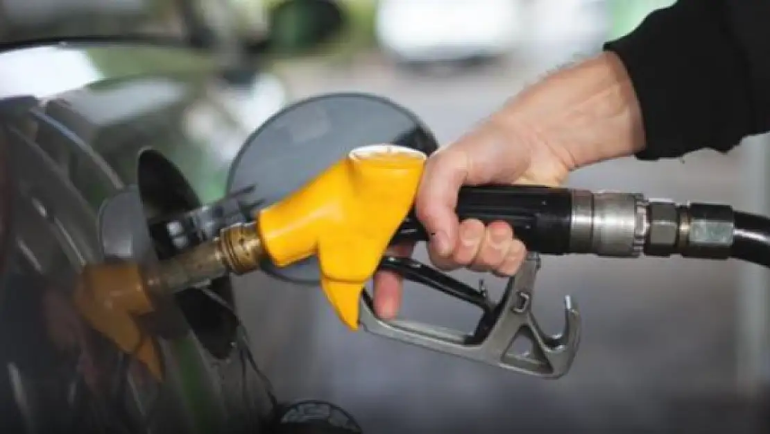 Bu Gece Yarısından İtibaren Benzine 71 Kuruş Zam Gelmesi Bekleniyor