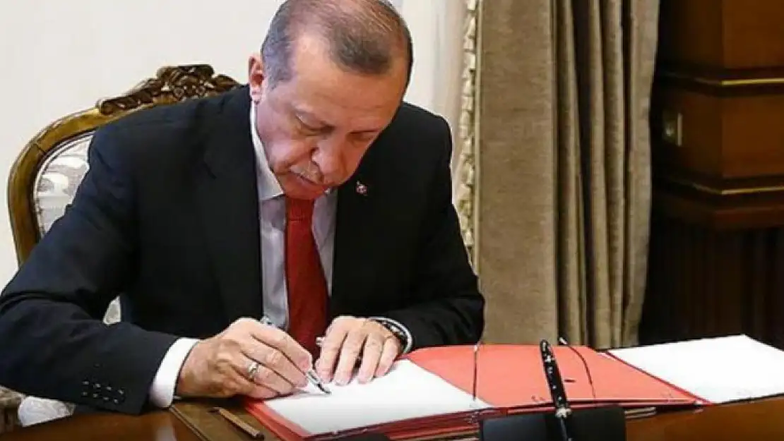 Cumhurbaşkanı Erdoğan, İki Tutukluyu Affetti