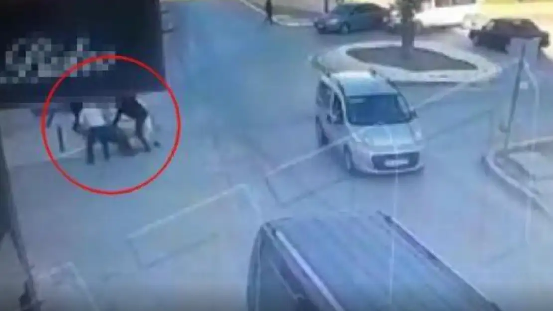 Doktora Pusu Kurup Sopayla Döven Şahıslardan 'Pes' Dedirten Savunma