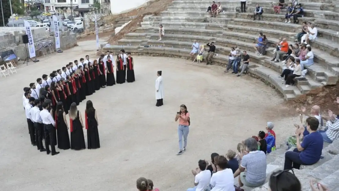 Fethiye'deki Telmessos Antik Tiyatro'da Konser Verildi