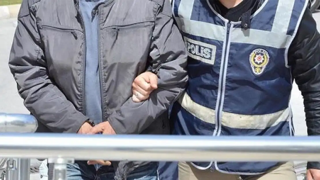 Hakkında Tutuklama Kararı Verilen Şahıs, Cezaevine Nakledilirken 'Acıktım' Deyince Uğranan Pideciden Firar Etti