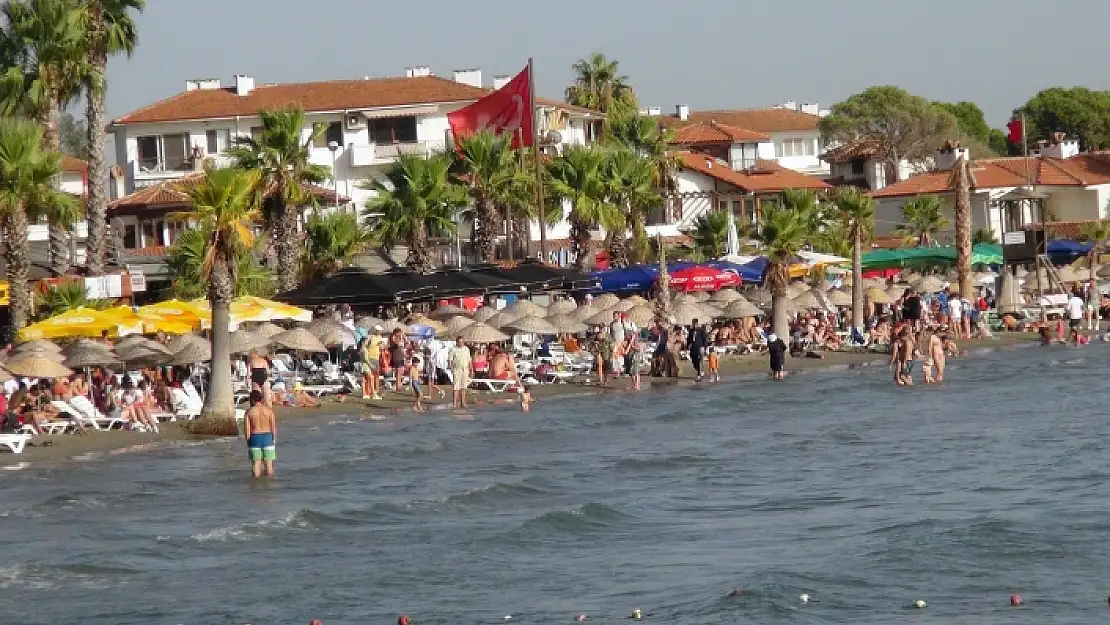 Muğla'da Ekim Ayı Olmasına Rağmen Sahiller Doldu Taştı