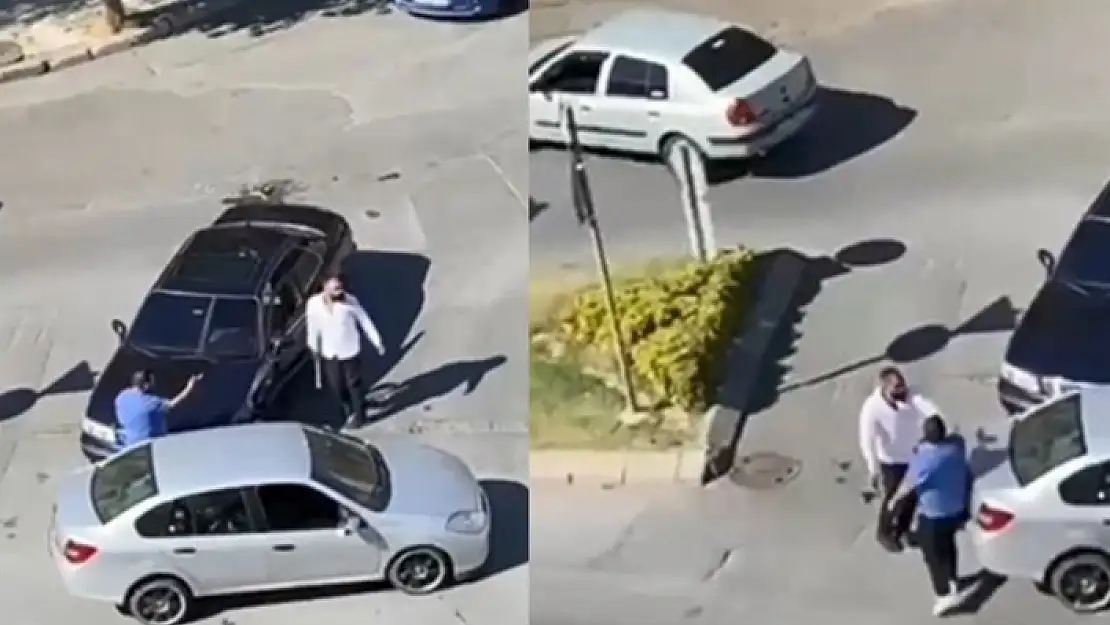 Trafikte Bir Sürücü Elindeki Baltayla Terör Estirdi