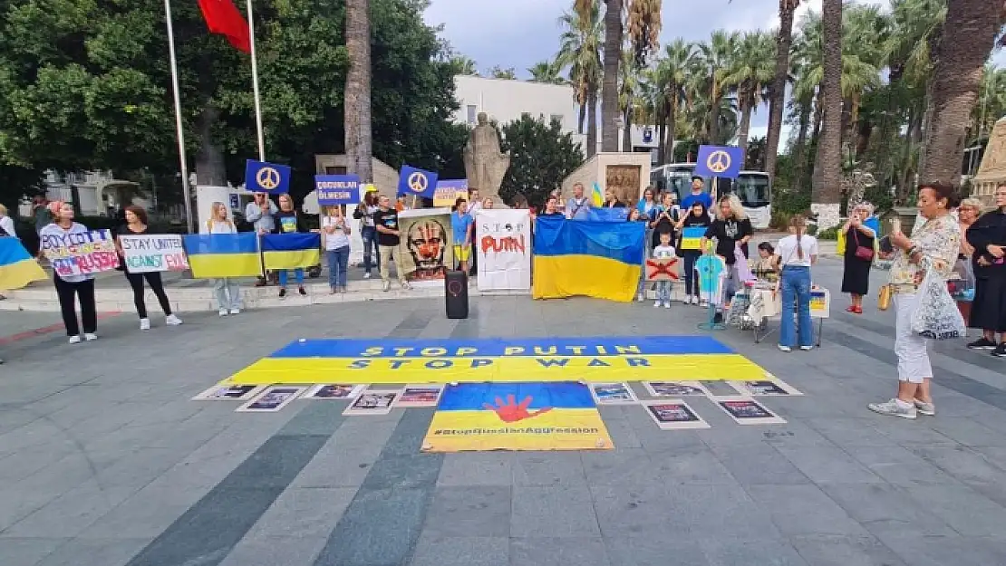 Ukraynalılar, Bodrum'da Rusya'yı Protesto Etti