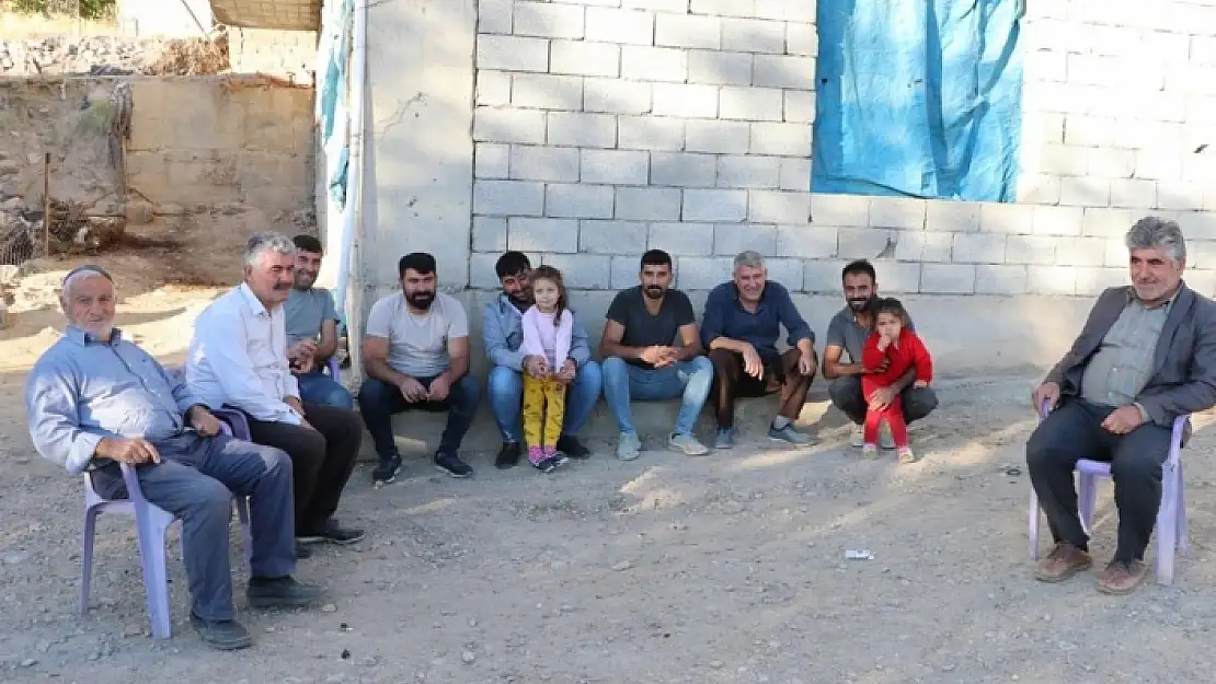 740 Kişinin Yaşadığı Bu Köyde Herkesin Soyadı Aynı!