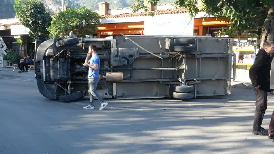 Fethiye'de Zincirleme Kaza: 3 Araç Karıştı