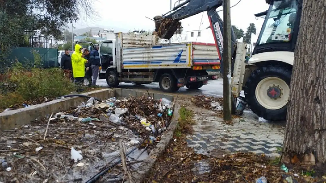 Muğla Büyükşehir Ekipleri Olumsuzluklara Karşı 24 Saat Teyakkuzda