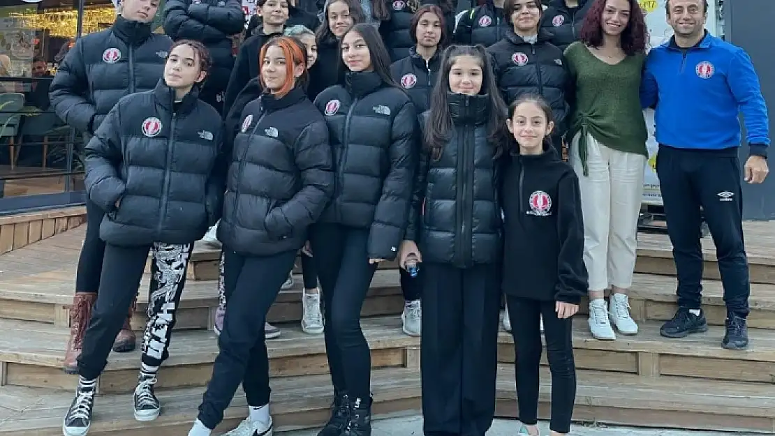 Muğla Hokey Takımına Moral Yemeği