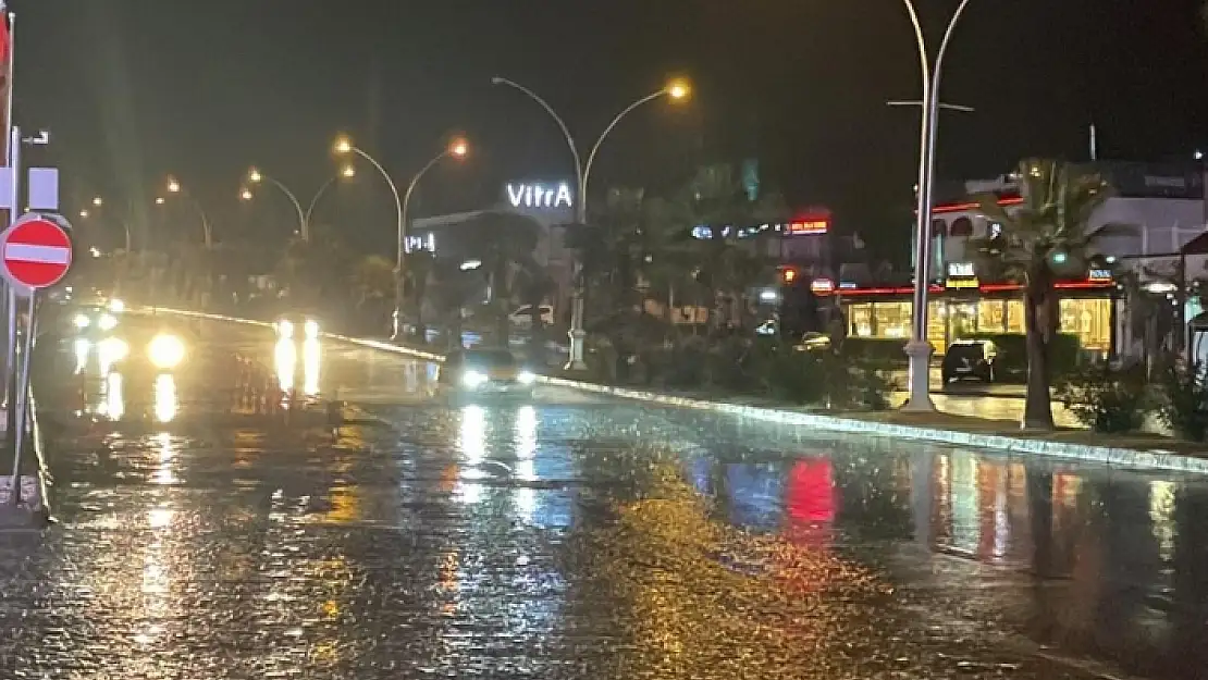 Sağanak Yağış Bodrum'u Göle Çevirdi