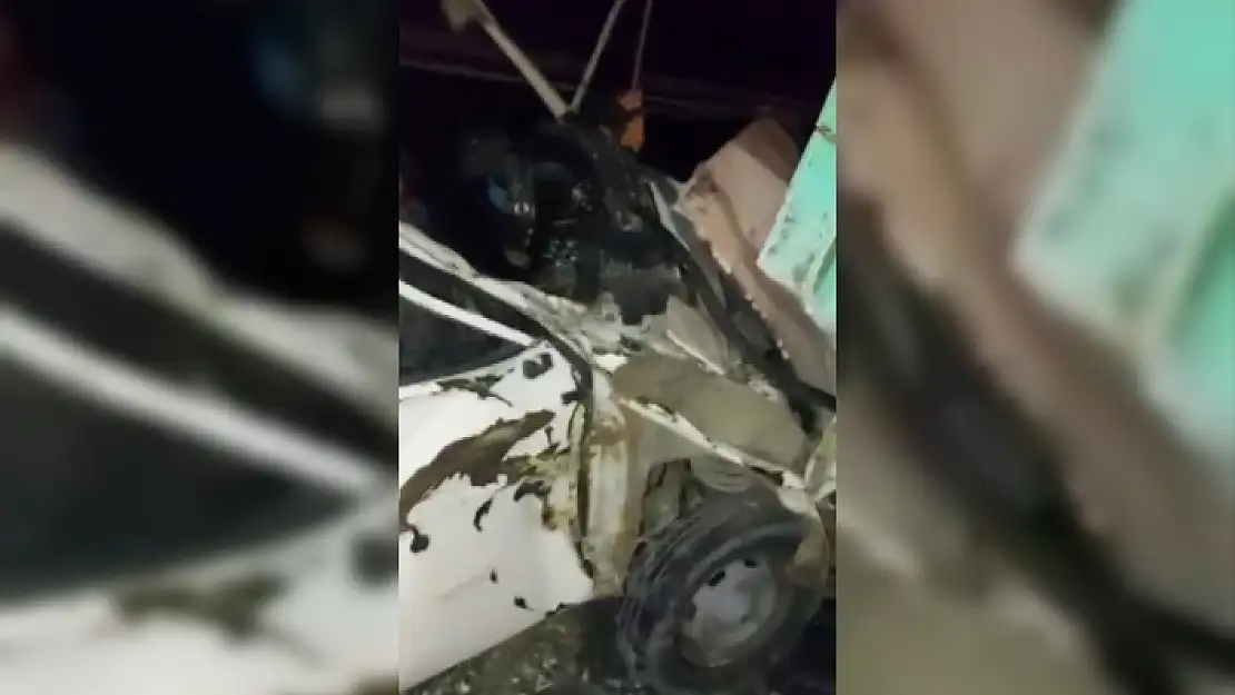 Köyceğiz'de Korkunç Kaza: Araç Hurdaya Döndü, 2 Ağır Yaralı