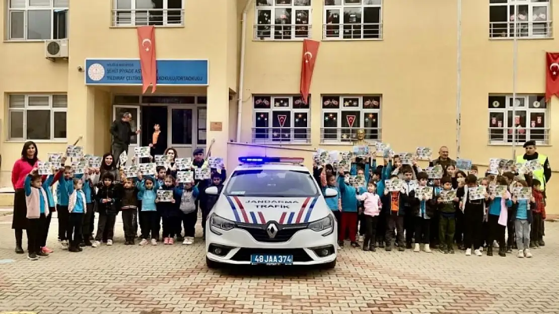 Menteşe'deki Jandarmadan Miniklere Trafik Kuralları Eğitimi
