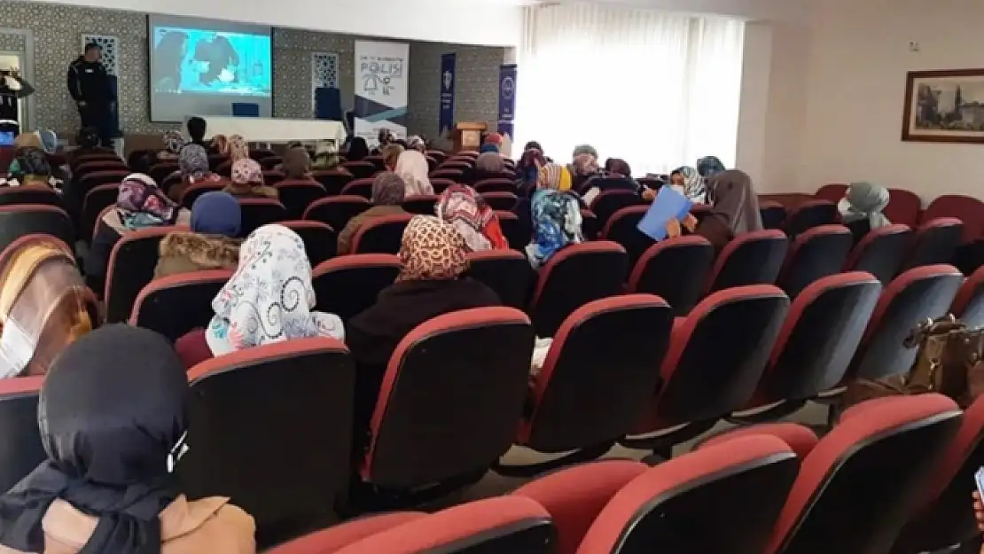 Muğla'da 'En İyi Narkotik Polisi Anne' Semineri Düzenlendi