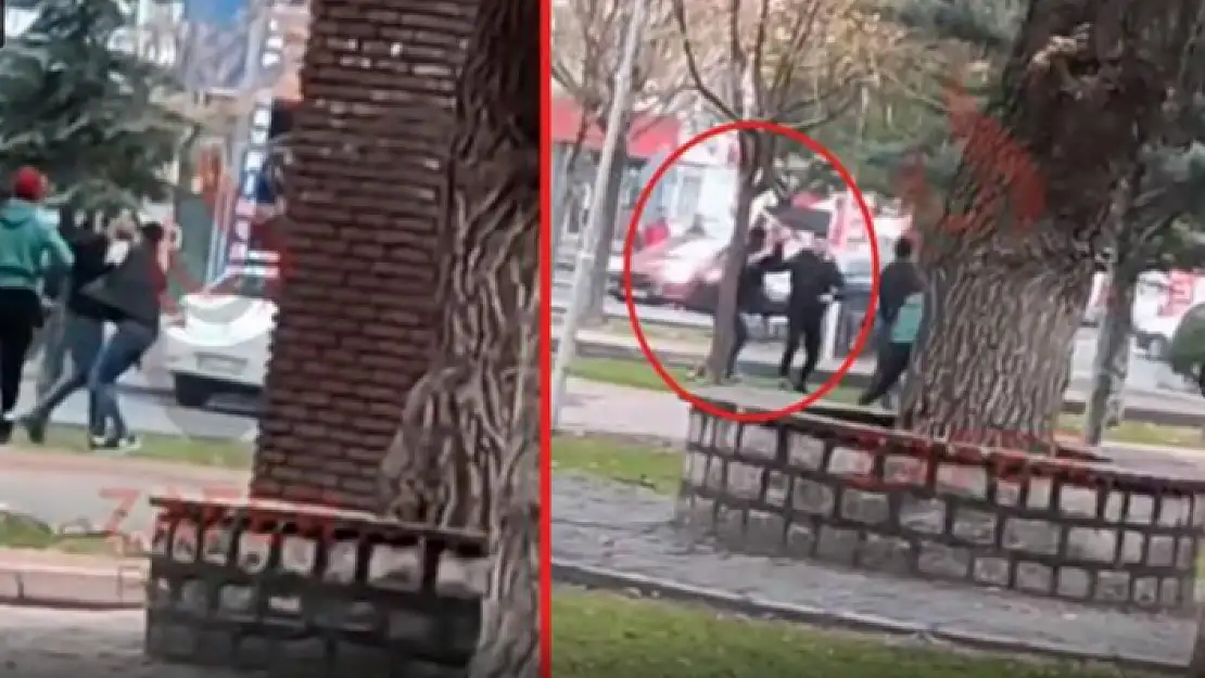 Suriyeliler Sokak Ortasında Kılıçlarla Birbirlerine Girdi