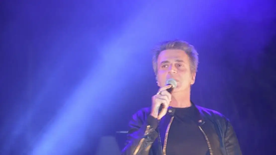 Bodrum'da Yeni Yıla Teoman ile Girildi