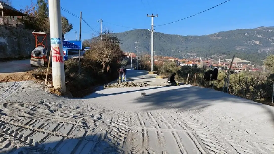Muğla'daki Kırsal Mahallelerde Yol Çalışmaları Devam Ediyor