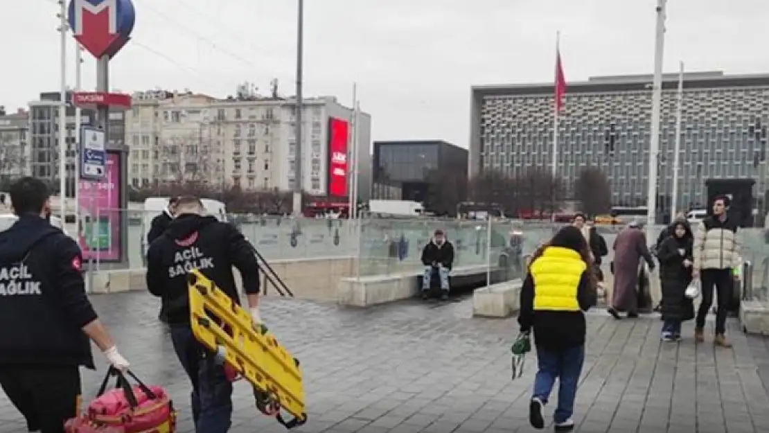 Sarhoş Yolcu Dengesini Kaybederek Metro Raylarına Düştü