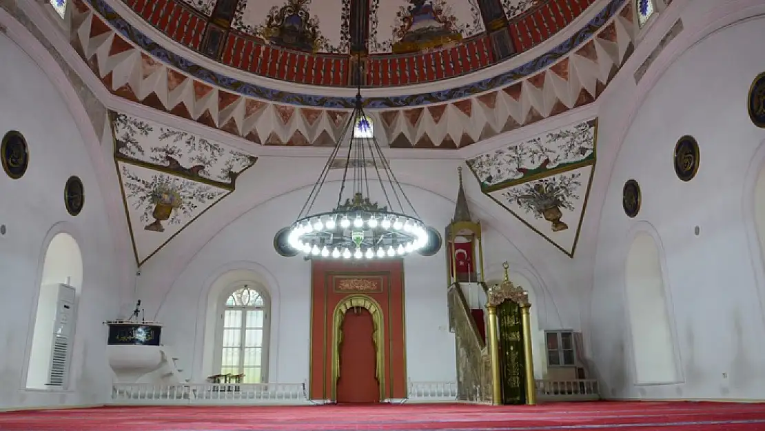 Üç Aylar Yarın Başlıyor