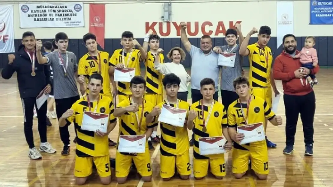 Ula Kokpit Hentbol Takımı Yarı Finale Kaldı
