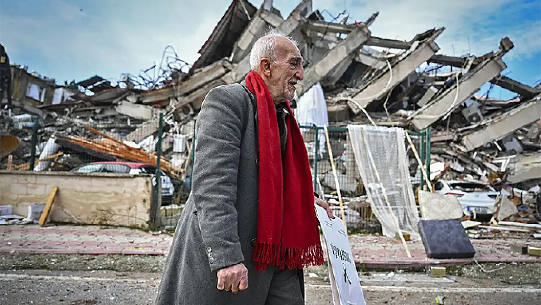 AFAD DEPREMLERDE YAŞAMINI YİTİRENLERİN SAYISINI AÇIKLADI