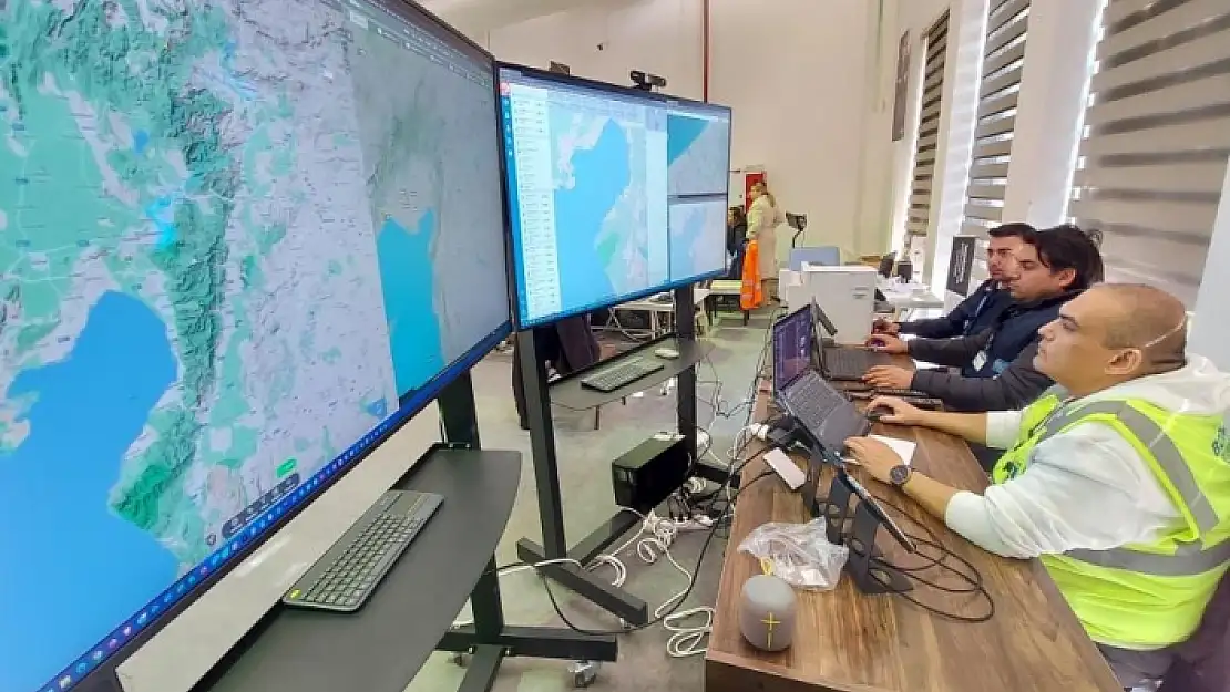 BODRUM BELEDİYESİ'NDEN DEPREM BÖLGESİNE KESİNTİSİZ İLETİŞİM DESTEĞİ