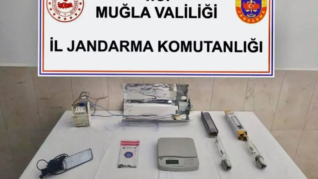 DATÇA'DA UYUŞTURUCU OPERASYONU: EVİNE DÜZENEK KURMUŞ