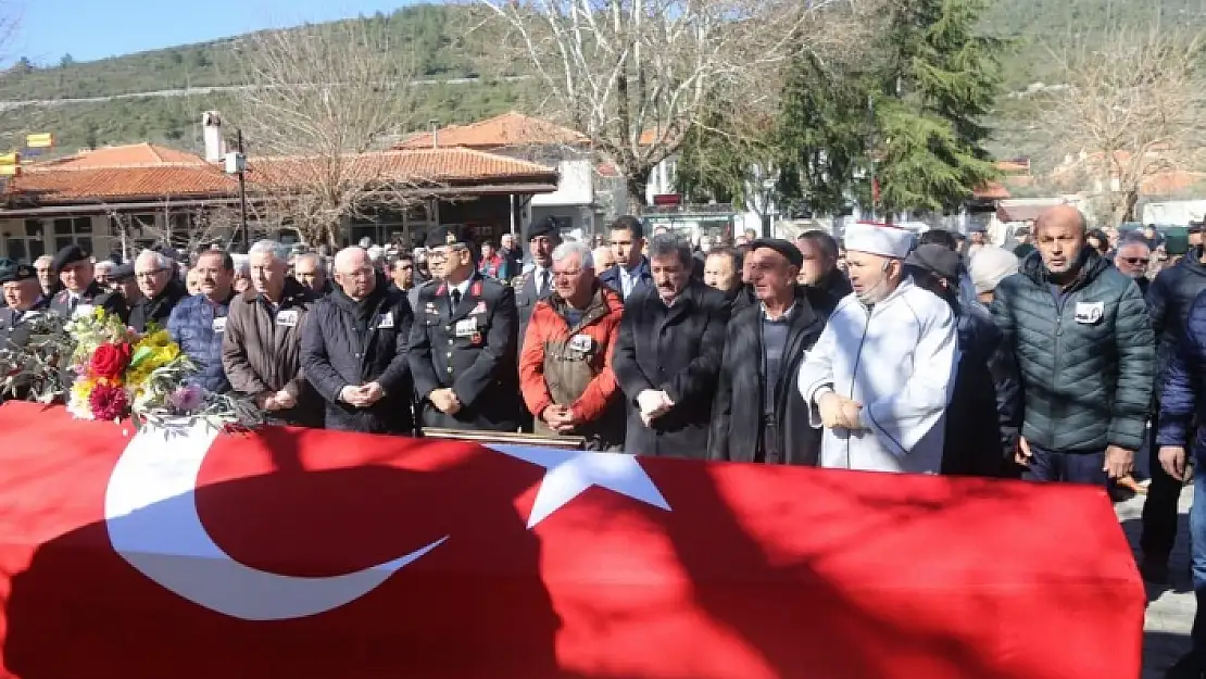 DEPREMDE GÖÇÜK ALTINDA KALAN BAŞÇAVUŞ VE KIZI MENTEŞE'DE TOPRAĞA VERİLDİ