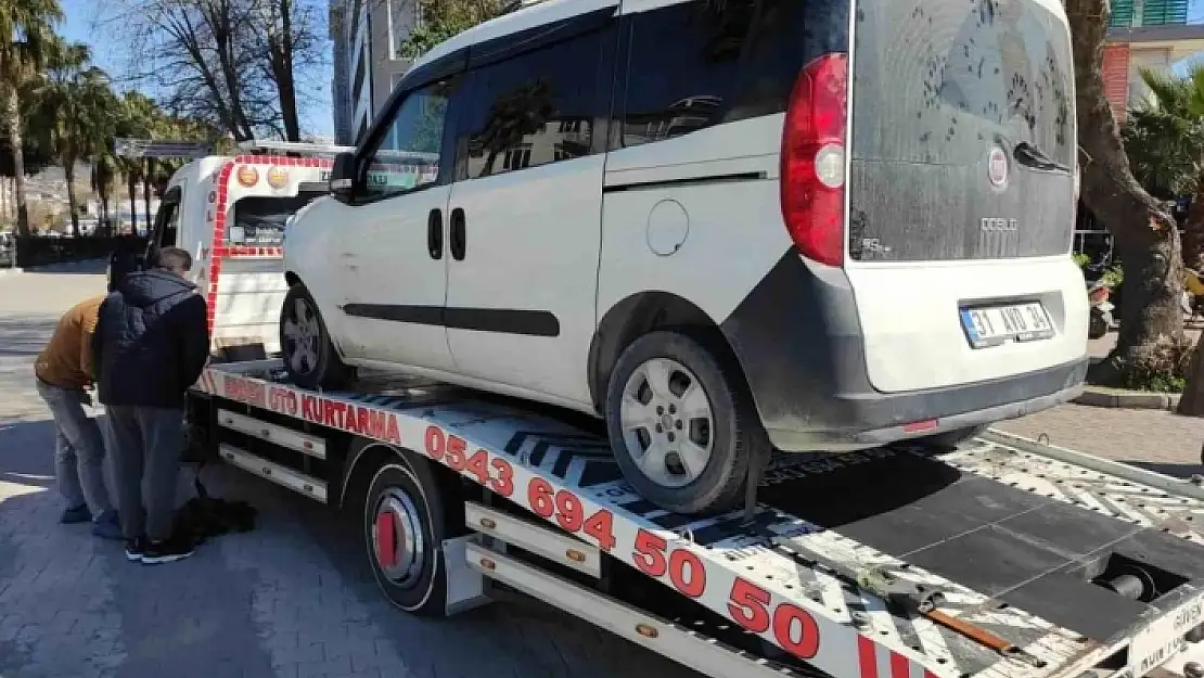 HATAY'DAN MUĞLA'YA GİDEN DEPREMZEDE KAZA YAPTI