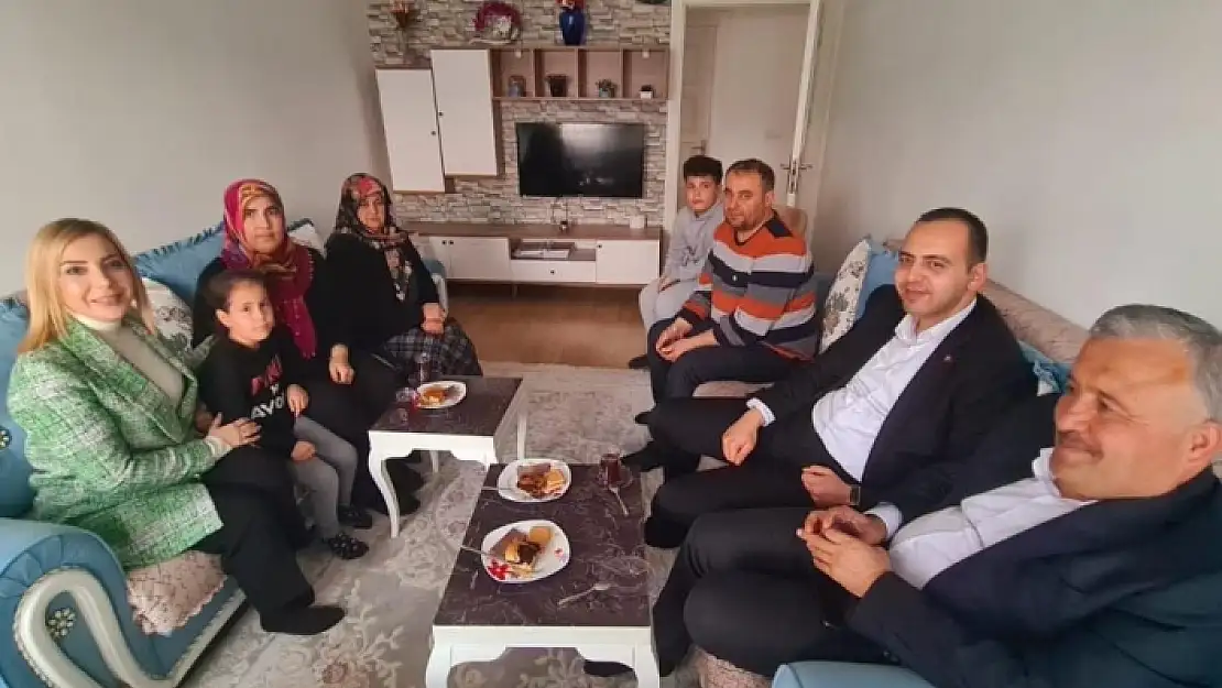 MİLLETVEKİLİ GÖKCAN, DEPREMDE ANNESİNİ KAYBEDEN UZMAN ÇAVUŞU ZİYARET ETTİ