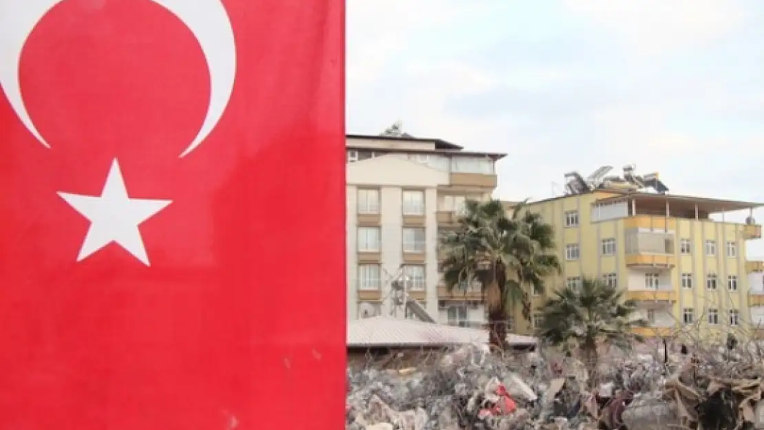 ŞEHİT OĞLUNUN ADININ YAŞATILDIĞI APARTMANDA YAŞAMINI YİTİRDİ