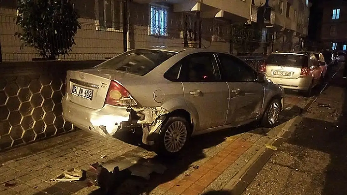 DİREKSİYON BAŞINDA KALP KRİZİ: İKİ ARACA ÇARPIP YAŞAMINI YİTİRDİ