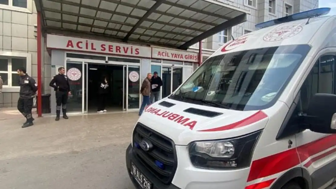 EVSİZ ADAM, DOKTORDAN İSTEDİĞİ İLACI ALAMAYINCA KENDİNİ ATEŞE VERDİ
