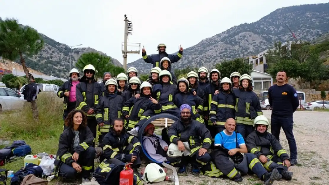 GÖNÜLLÜ ATEŞ SAVAŞÇILARI BODRUM'DA EĞİTİM ALDI
