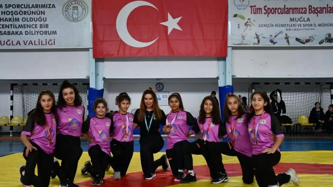 KÖYCEĞİZ'DEKİ SPORCU KIZLAR MÜSABAKALARA DAMGA VURDU