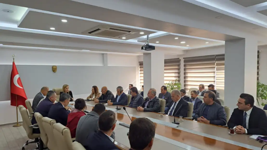 ORTACA'DA İŞ İNSANLARI İLE DEPREMZEDELERE YÖNELİK TOPLANTI YAPILDI
