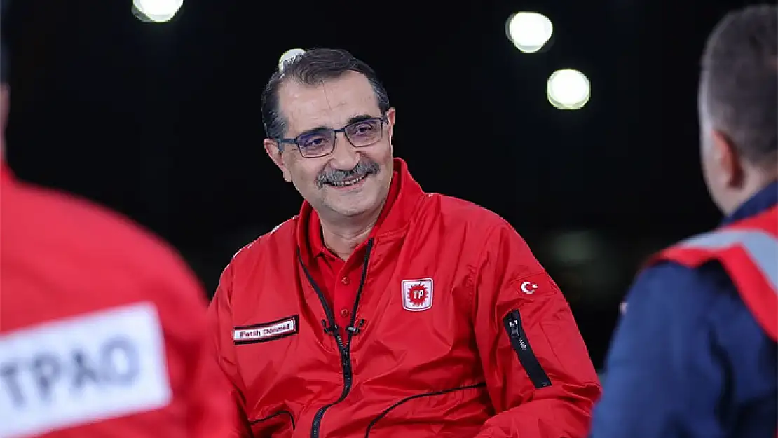BAKAN DÖNMEZ: HERKESİ MUTLU EDECEK BİR MÜJDE GELEBİLİR