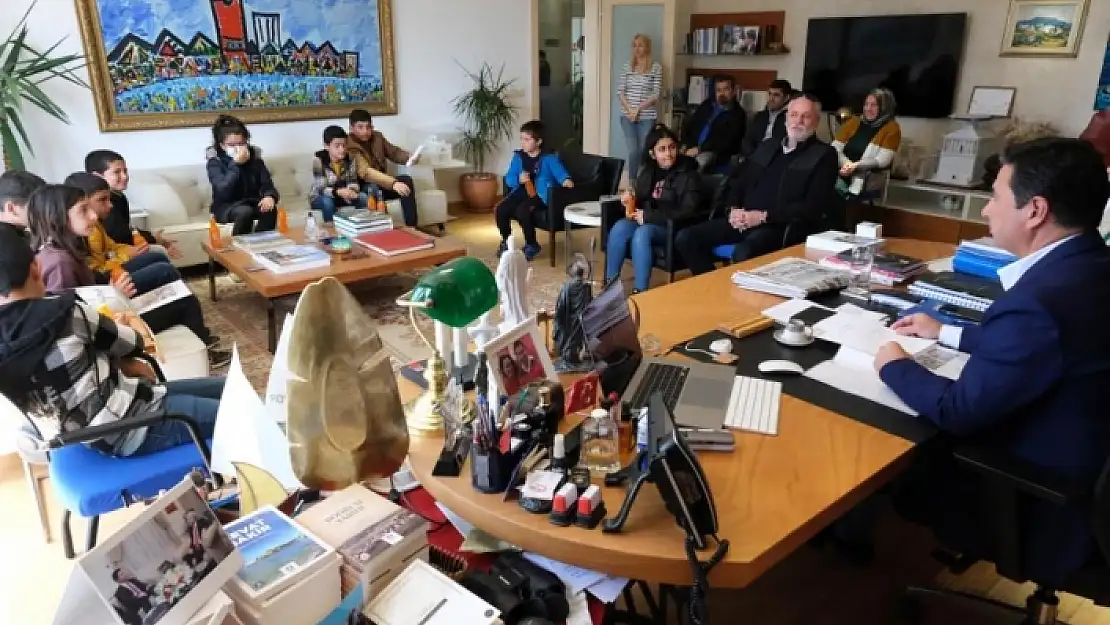 BODRUM KENT KONSEYİ ÇOCUK MECLİSİ İLK DİLEKÇESİNİ SUNDU