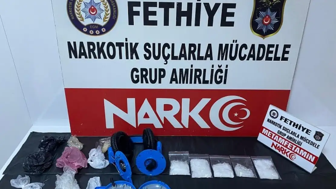 FETHİYE'DE KULAKLIK İÇİNE SAKLANMIŞ UYUŞTURUCU YAKALANDI