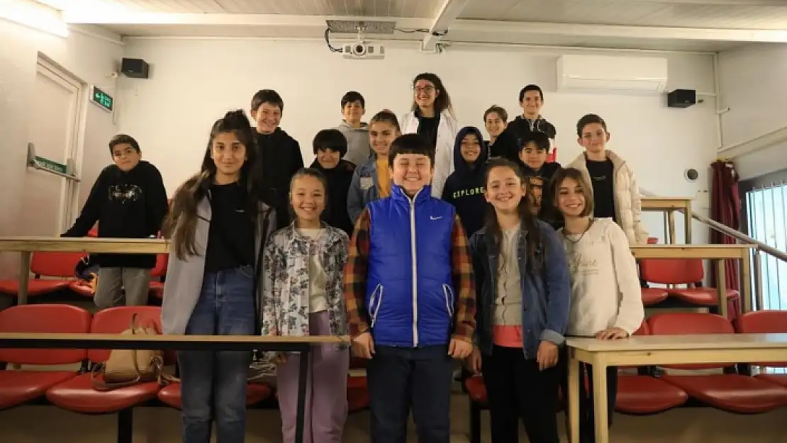 MARMARİS'TE KODLAMA, SANAT VE BİLİM EĞİTİMLERİ PROGRAMI BAŞLADI