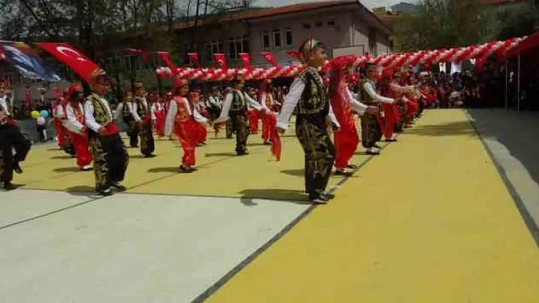 MUĞLA'DA 23 NİSAN COŞKULU TÖRENLE KUTLANDI