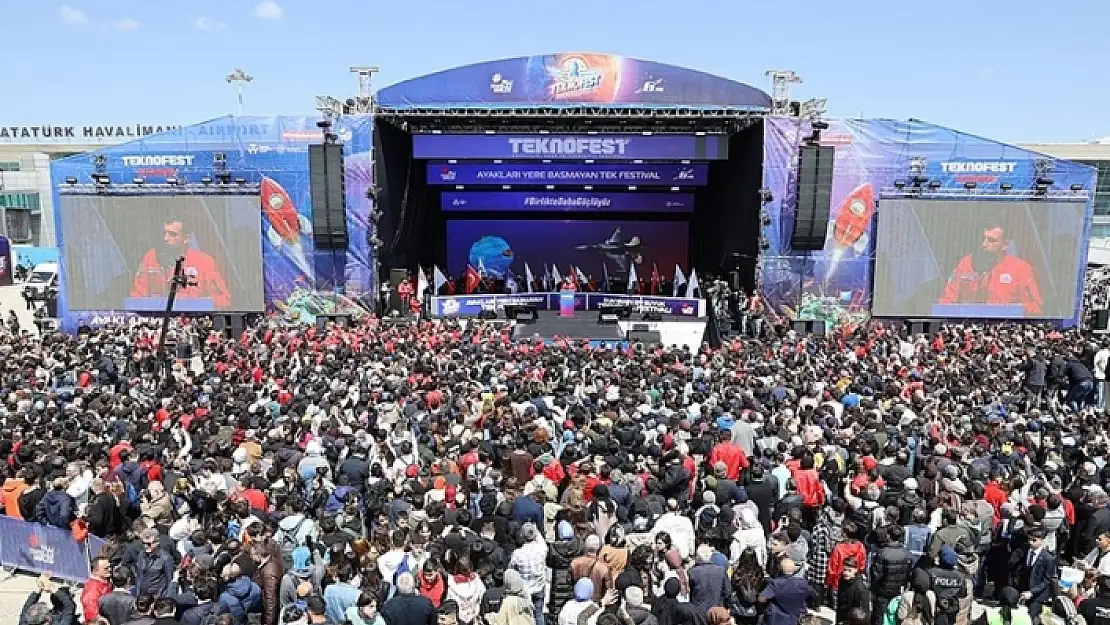 TEKNOFEST 2023'TE COŞKULU TÖREN
