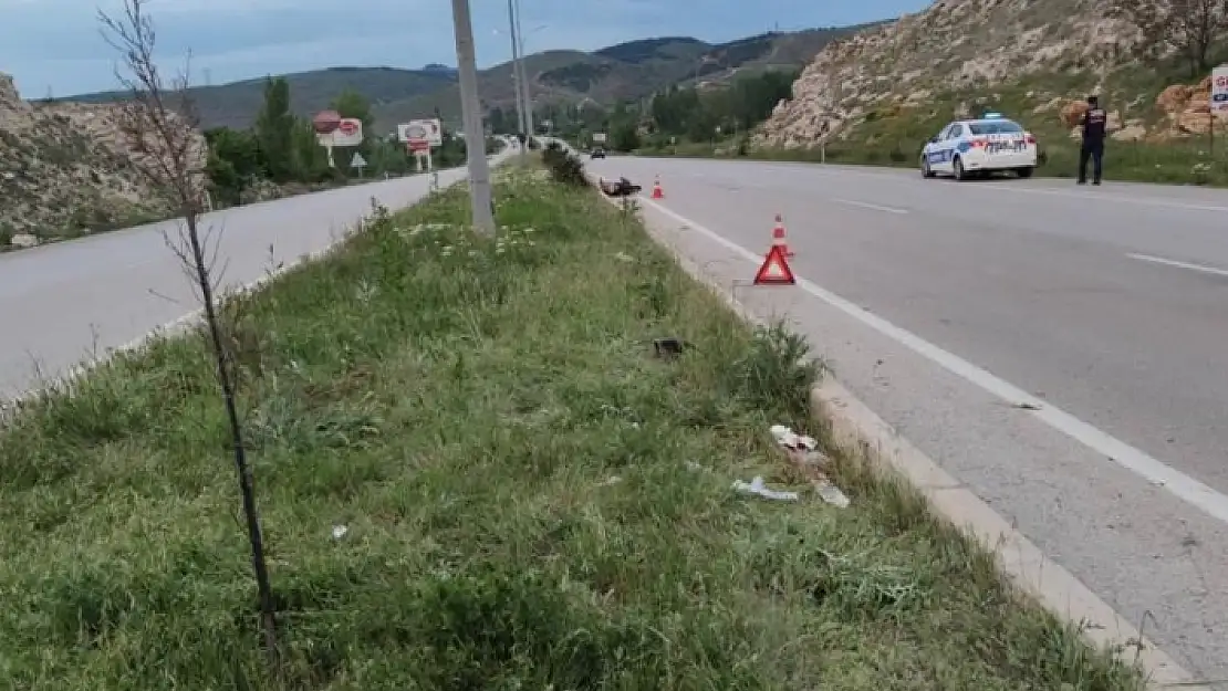 BARİYERLERE ÇARPAN MOTOR SÜRÜCÜSÜ YAŞAMA VEDA ETTİ