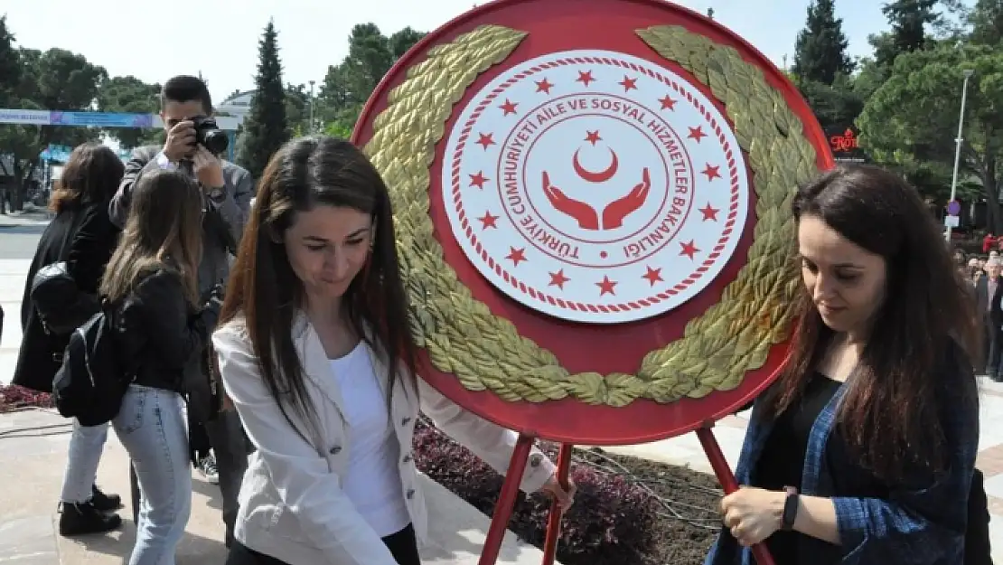 MUĞLA'DAKİ ENGELLİLER HAFTASI DOLAYISIYLA YÜRÜYÜŞ VE ÇELENK SUNMA TÖRENİ DÜZENLENDİ