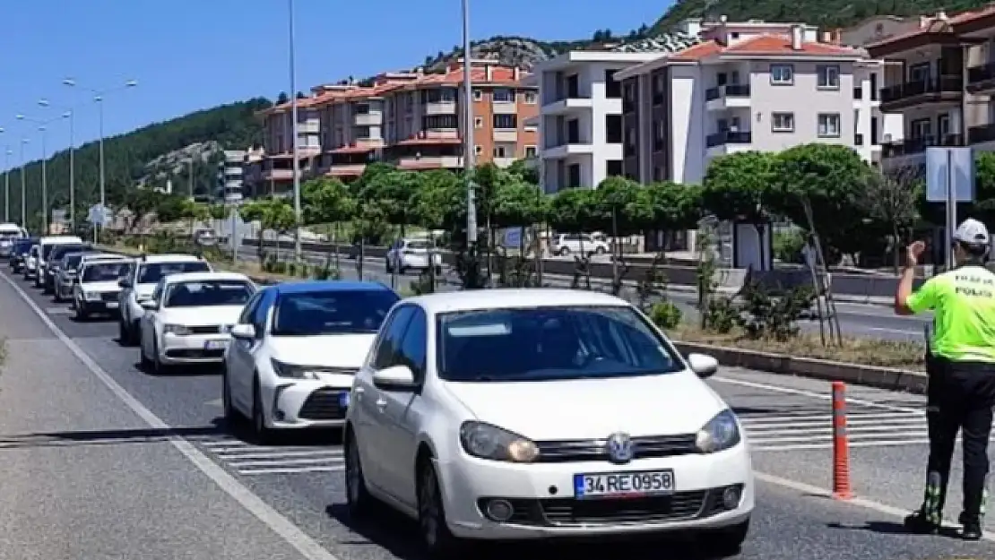 BİNLERCE KİŞİ BAYRAM İÇİN MUĞLA'YA GELİYOR