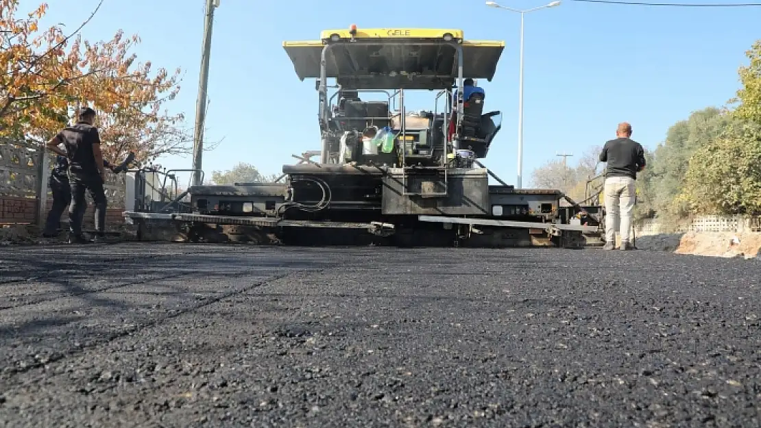 MUĞLA'NIN 10 İLÇESİNDEKİ 40 MAHALLEDE 202 KİLOMETRELİK YOL ÇALIŞMASI BAŞLADI