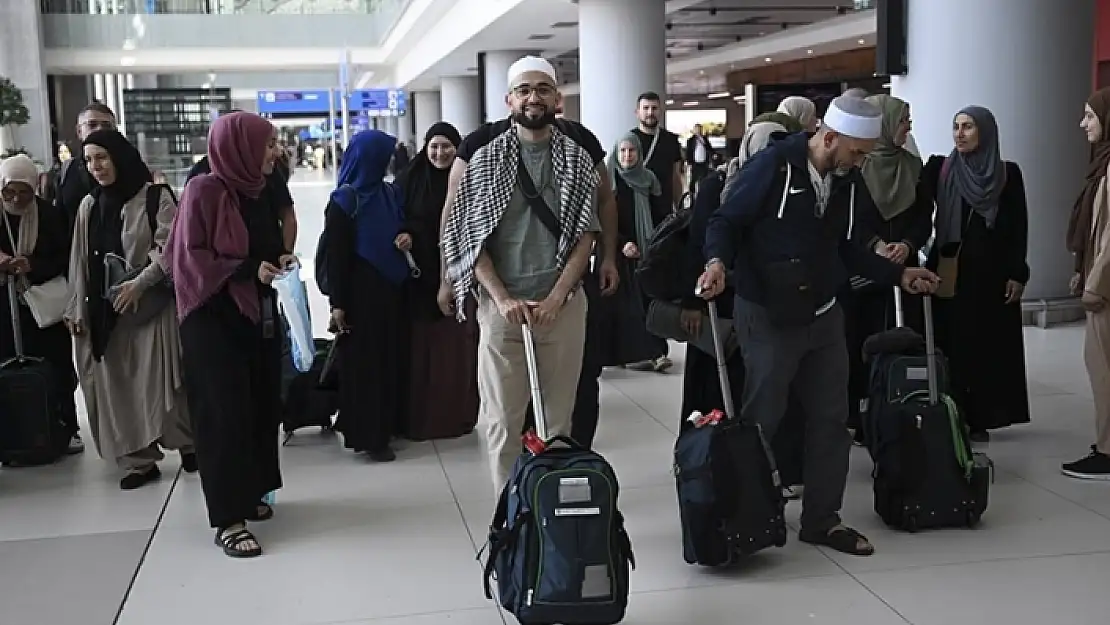 HACILARIN ÜLKEYE DÖNÜŞLERİ BAŞLADI